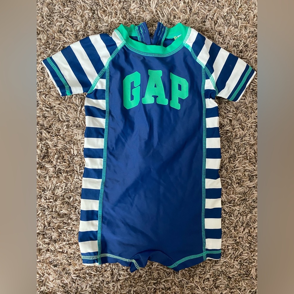 Baby Gap Rash guard